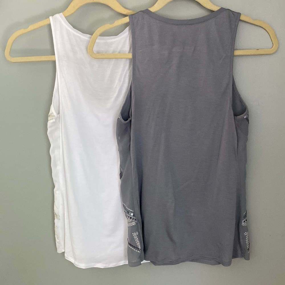 Express Bundle Of 2 Embellished Tanks XS - Picture 10 of 15